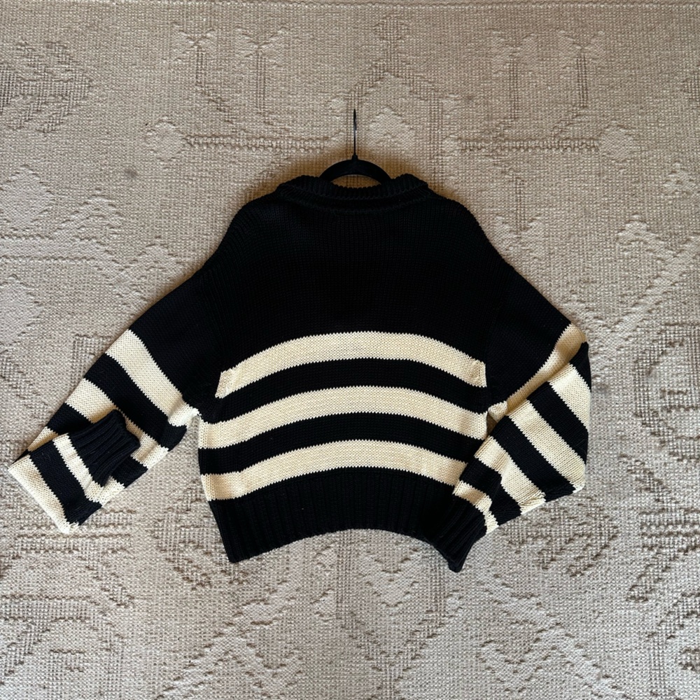 Ciao Lucia Black and Cream V-Neck Sweater - Picture 5 of 6